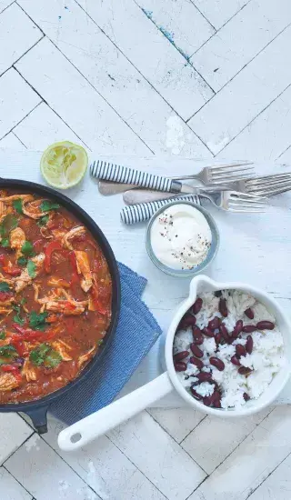 Mexický kuřecí kotlík s rýží a fazolemi