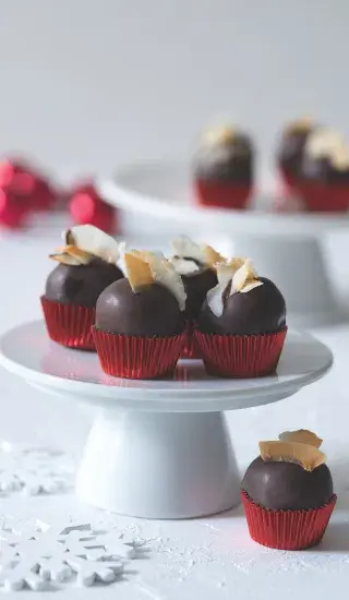 Nepečené arašídové kuličky