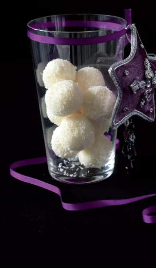 Nepečené kokosové kuličky