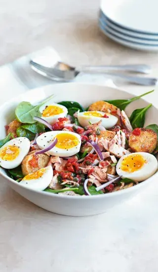 Teplý salát ve stylu Niçoise