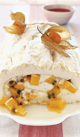 Křehký závin s tropickým ovocem