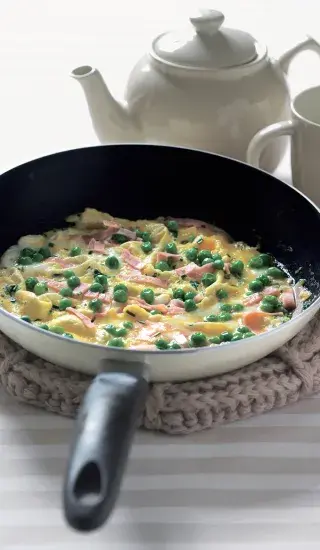 Omeleta s hráškem a šunkou