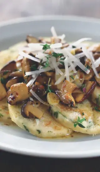 Opečené hříbky s bylinkovými knedlíky