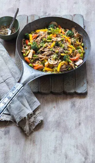 Opékané nudle soba