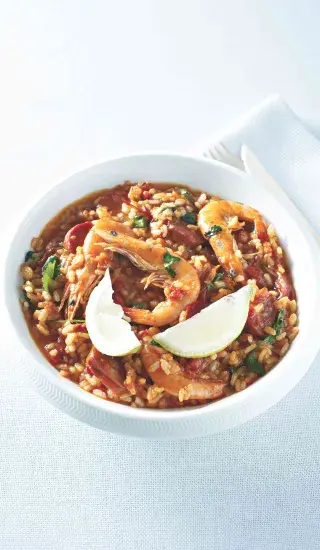 Paella s krevetami a citronem