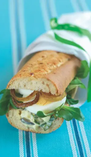 Pan bagnat s polníčkem a vejci