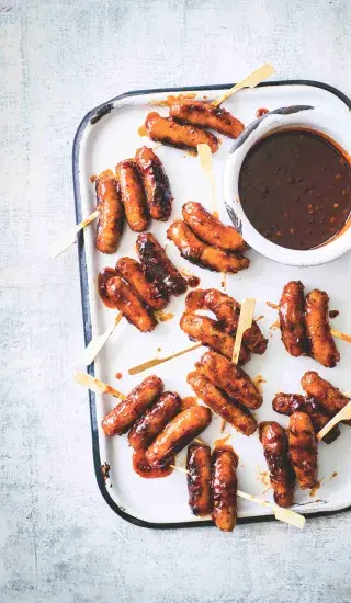 Párečkové špízy s medovo-harissovou glazurou