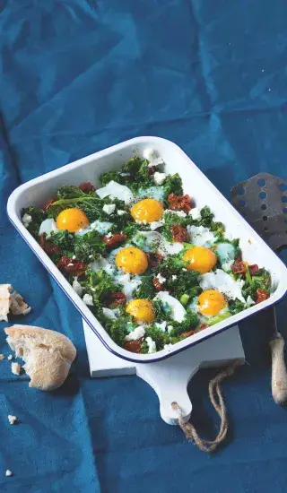 Pečený kadeřávek s vejci