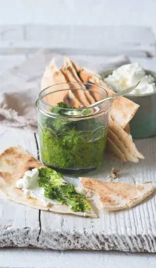 Pesto z ředkvičkových listů