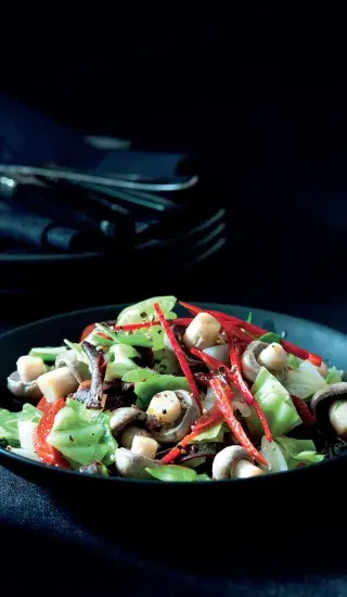 Pikantní zelný salát