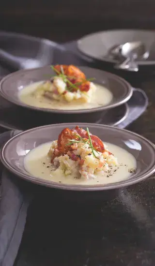 Polévka z podmáslí s křenovými šťouchanými bramborami