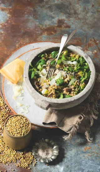 Pohanka se žampiony a polníčkem