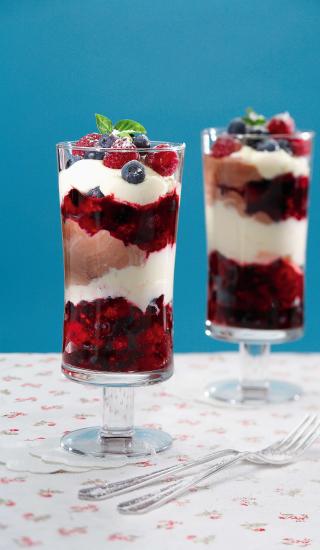 Pohár s lesním ovocem a mascarpone 
