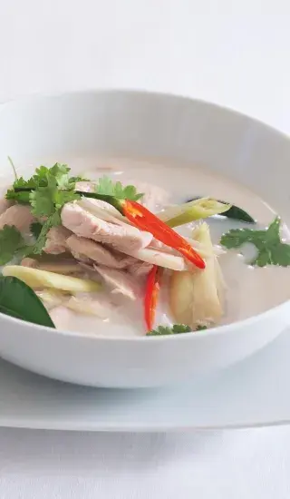 Polévka tom kha kai