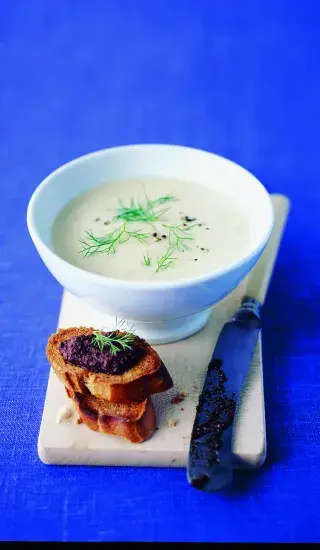 Fenyklovo-mandlová polévka