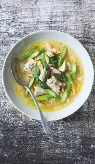 Polévka s chřestem & kuřecím masem