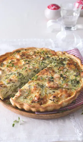 Quiche s kuřetem, pórkem a sýrem gruyère