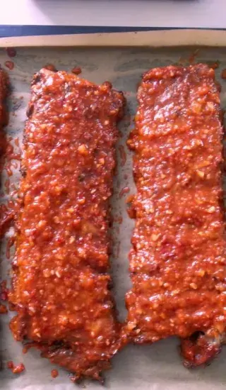 Vepřové ribsy na medu s BBQ omáčkou