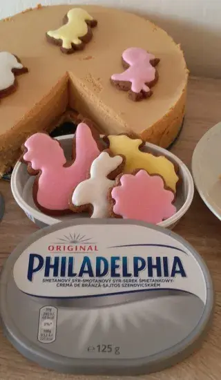 Karamelový cheesecake s banány