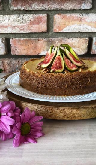 Fíkový cheesecake s medem a vlašskými ořechy