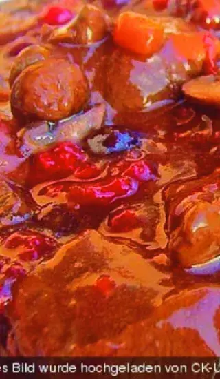 Feines Rehragout mit Beeren