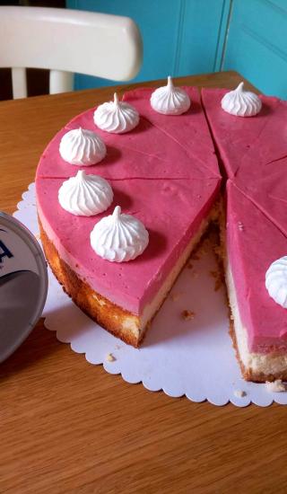 Vanilkový cheesecake s jahodovou pěnou