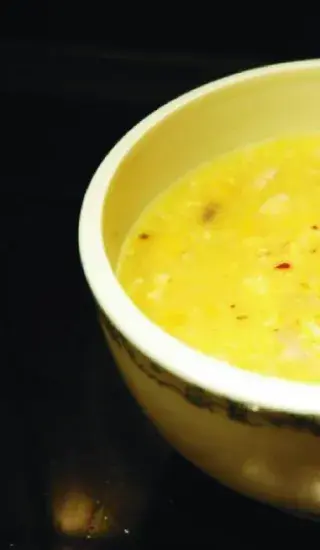 Asijská kukuřičná polévka s kuřecím masem