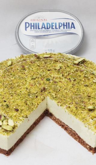 Pistáciový cheesecake s bílou čokoládou a kardamonem