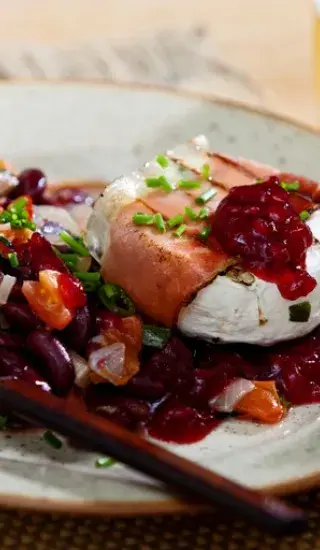 GRILOVANÝ HERMELÍN S PIKANTNÍMI FAZOLEMI