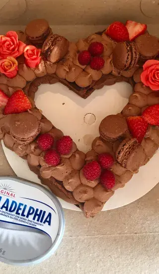 Moderní malino-čokoládový cheesecake