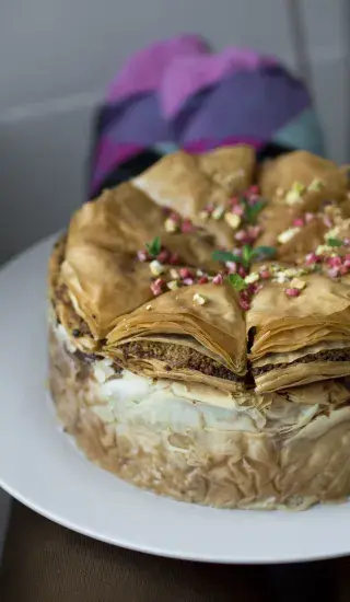 Baklava cheesecake