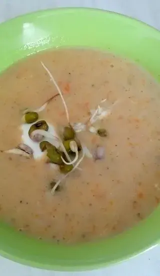 Světlá fazolová polévka