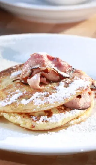 LÍVANCE S JAVOROVÝM SIRUPEM A SE SLANINOU