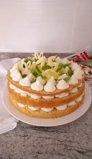 Kořeněný dort s citronovým krémem Kořeněný dort s citronovým krémem