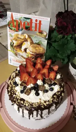 Ovocno-citrónový narozeninový dort