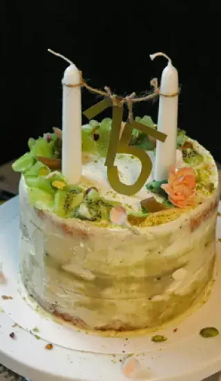 Dort z pistácií, kokosu a avokáda