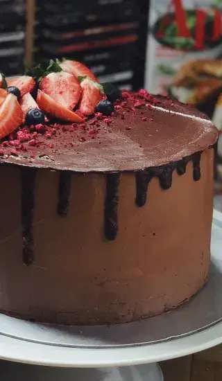 Božský dort s tvarohovým krémem a švestkami