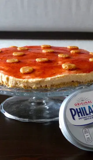 Cheesecake á la peanut butter and jelly sandwich