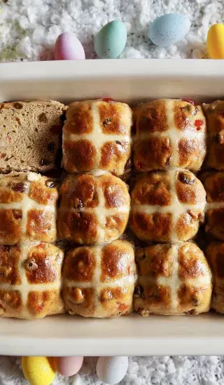 Banánové horké křížové bochánky