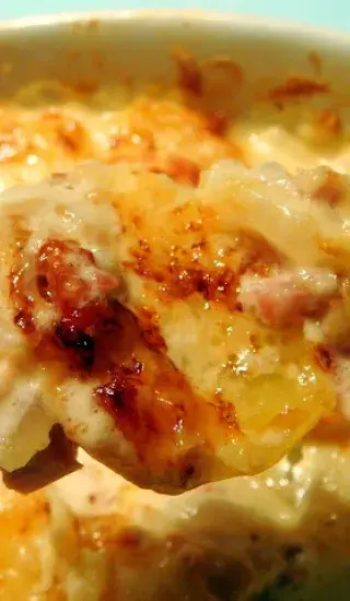 Tartiflette s bílým vínem a pancettou