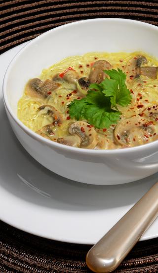 Polévka Thai style