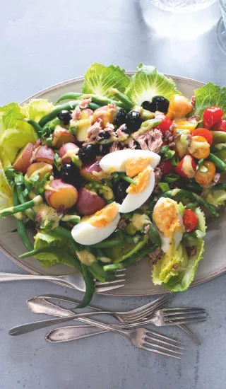 Tradiční salát Niçoise