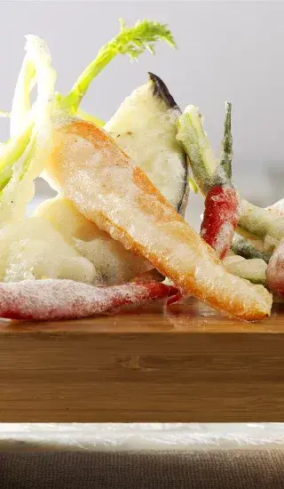 Zeleninová tempura s ochucenou majonézou