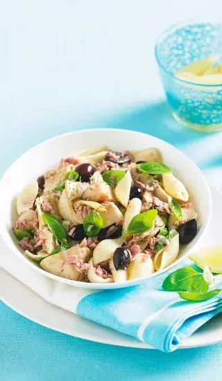 Těstoviny s tuňákem a olivami