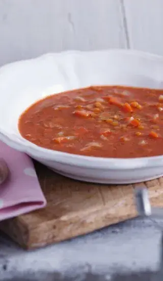 Orientální polévka z červené čočky