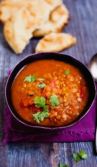 Čočková polévka s kari a limetkou