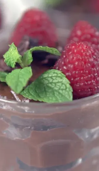 Avokádová čokoládová pěna