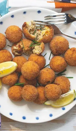 Smažené kuličky z uzené makrely