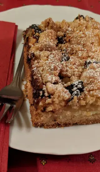 Jablečný koláč s drobenkou z ovesných vloček