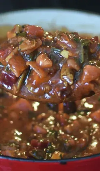 Dušené hovězí s fazolemi a paprikami